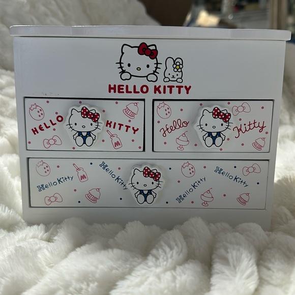 Hello, Kitty dresser jewelry box - Picture 1 of 6